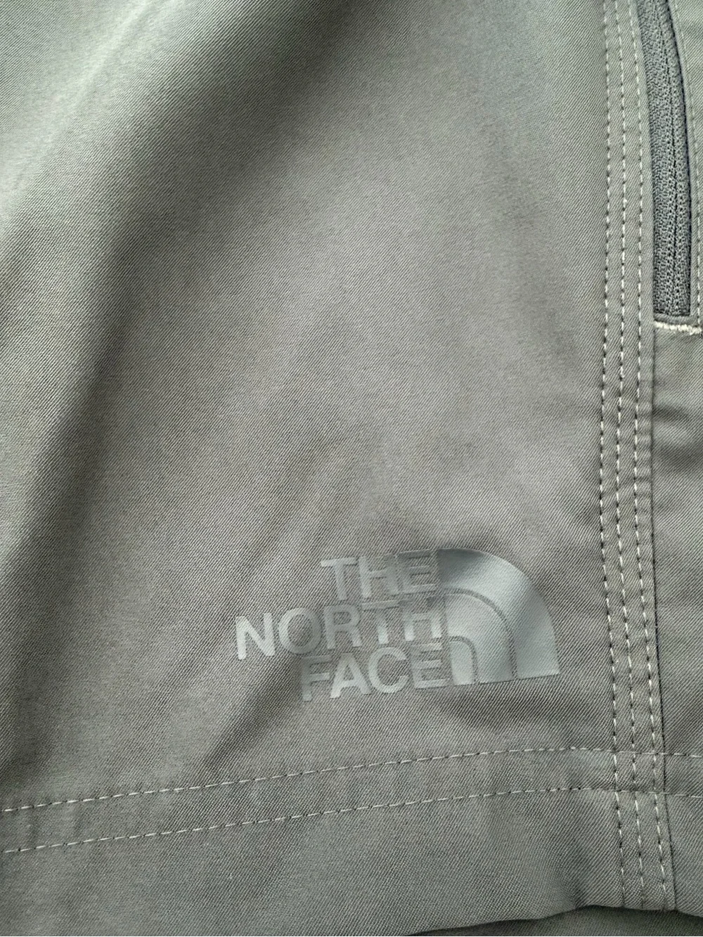 The North Face Pacific Creek Men’s Boardshorts Size 38 Gray